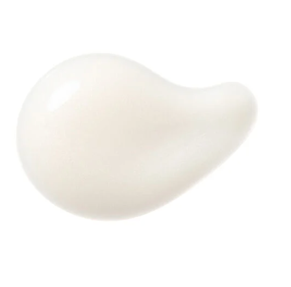 Clé de Peau Beauté Concentrated Brightening Serum 40ml bottle, close-up showing sleek design and branding for skincare.