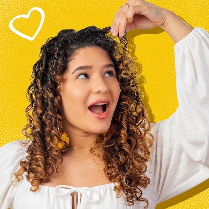 AUSSIE Miracle Curls Leave in Detangling Milk with Coconut and Jojoba Oil Sulfate & Dye Free ليف ان بخاخ للشعر بجوز الهند من اوسي