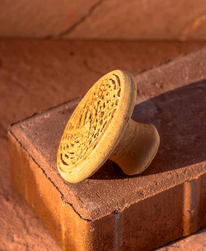 Mhekka | Exfoliating terracotta | Clay pumice Stone