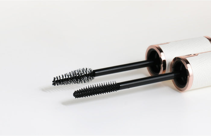 O.TWO.O GOLD SILK SATIN MASCARA