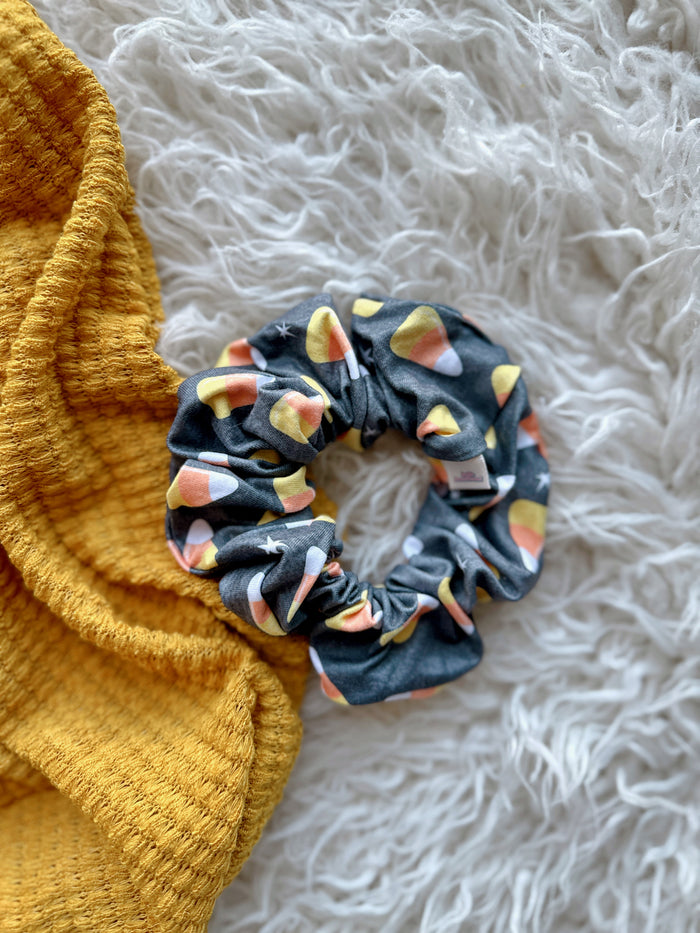 Oversized Scrunchie - Candy Corn