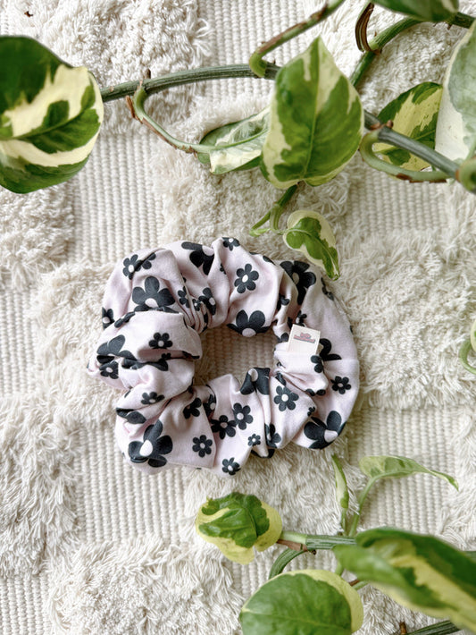 Oversized Scrunchie - Vintage Daisies