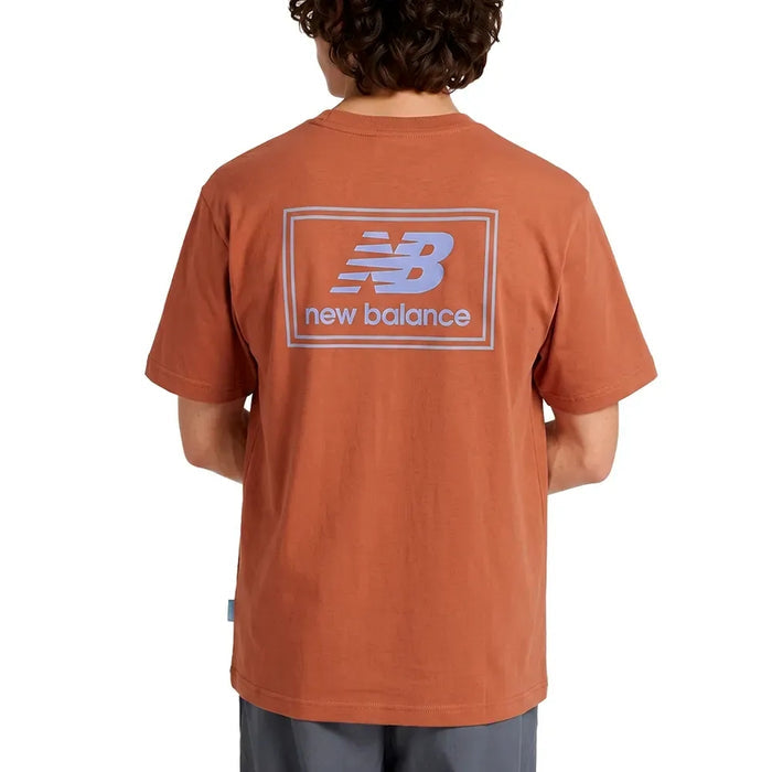 Remera New Balance Mta53928cnn Woven Label Hombre
