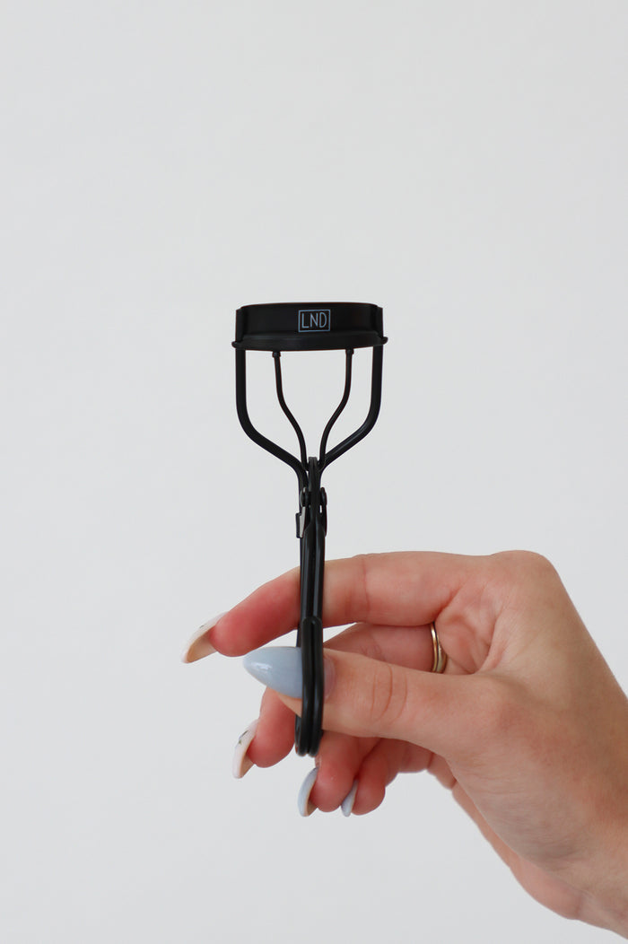 lash next door eyelash curler