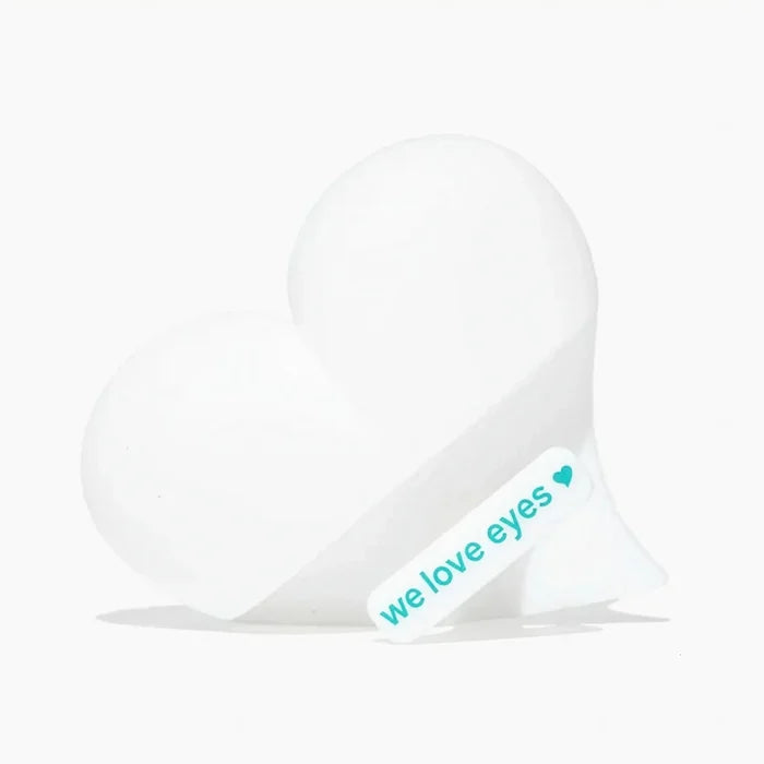 WE LOVE EYES Eyelid Scrub Mitt