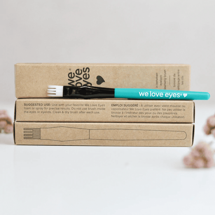 WE LOVE EYES In Between Eyelash Cleansing Brush