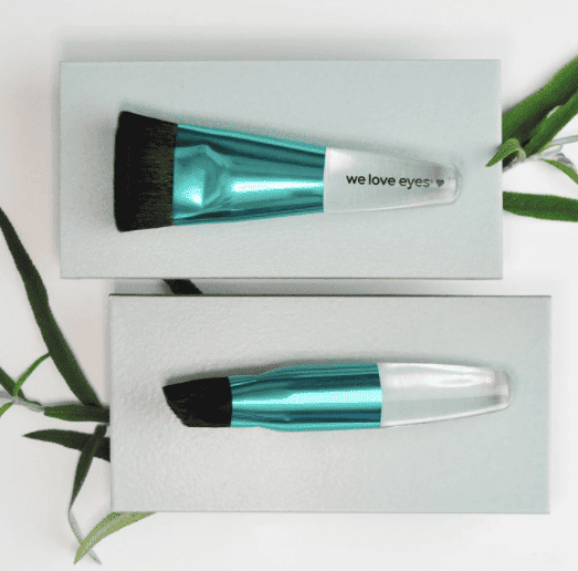 WE LOVE EYES Lashfull Thinking™ lash + brow cleansing brush